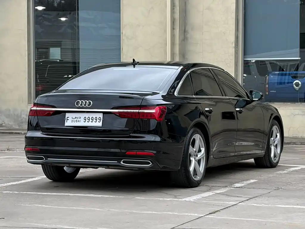 Audi A6L — фото 8
