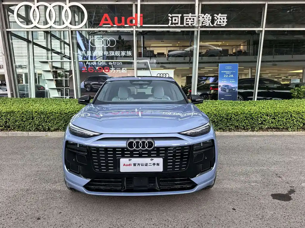 Audi Q6L e-tron — фото 2