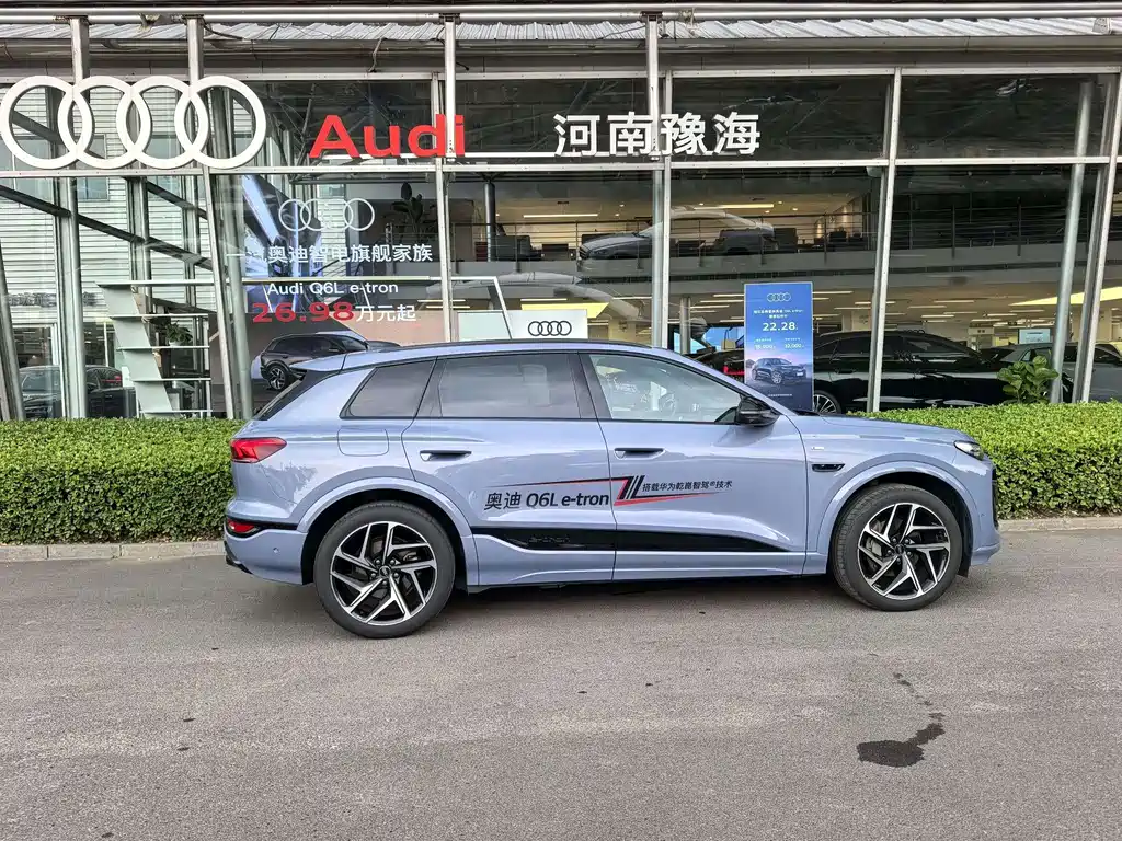 Audi Q6L e-tron — фото 4