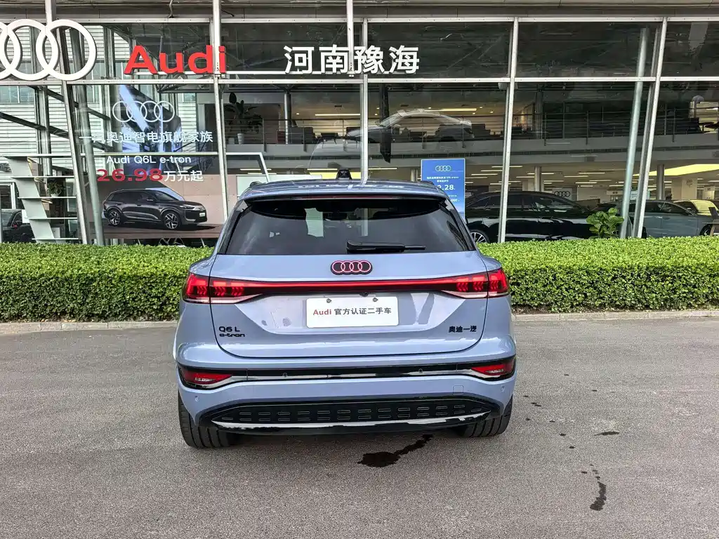 Audi Q6L e-tron — фото 5