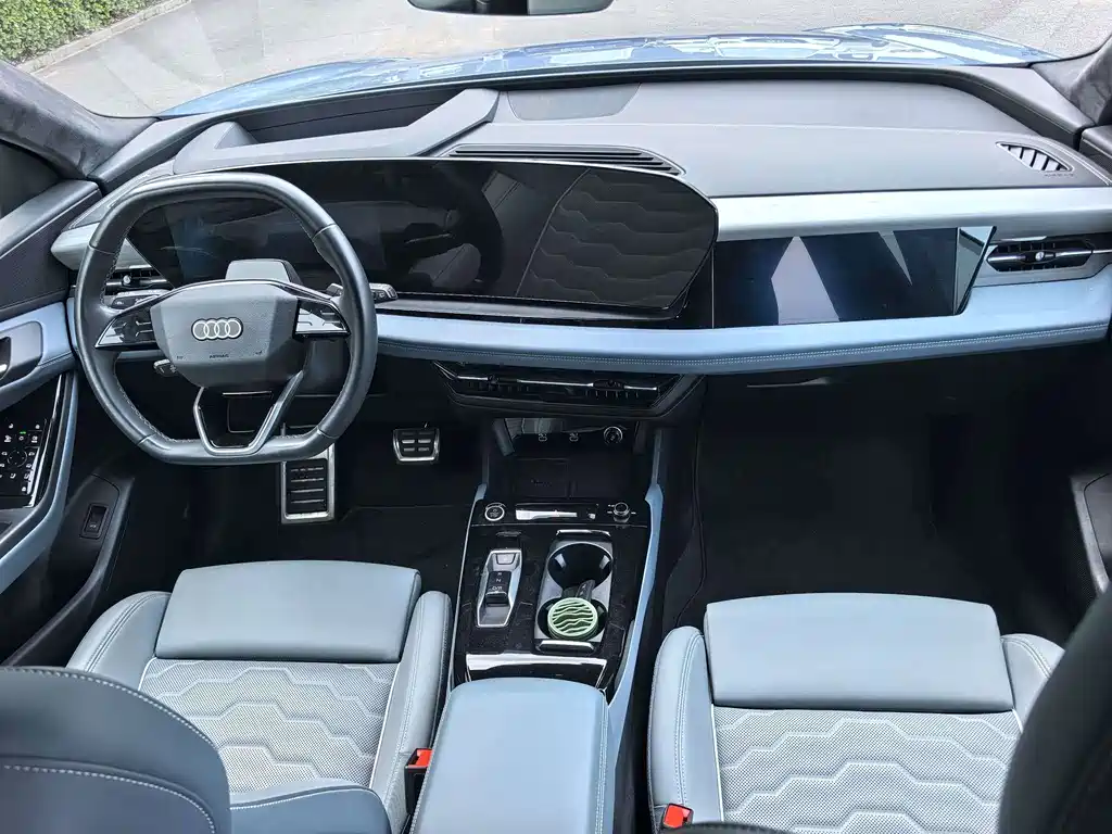 Audi Q6L e-tron — фото 7