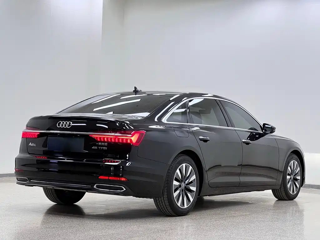 Audi A6L — фото 5