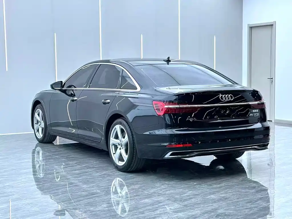 Audi A6L — фото 15