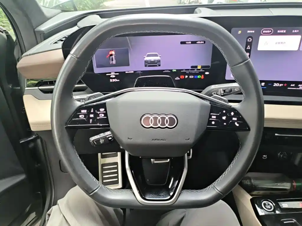 Audi Q6L e-tron — фото 11