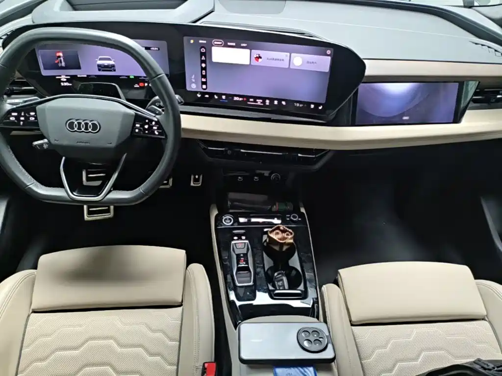 Audi Q6L e-tron — фото 13