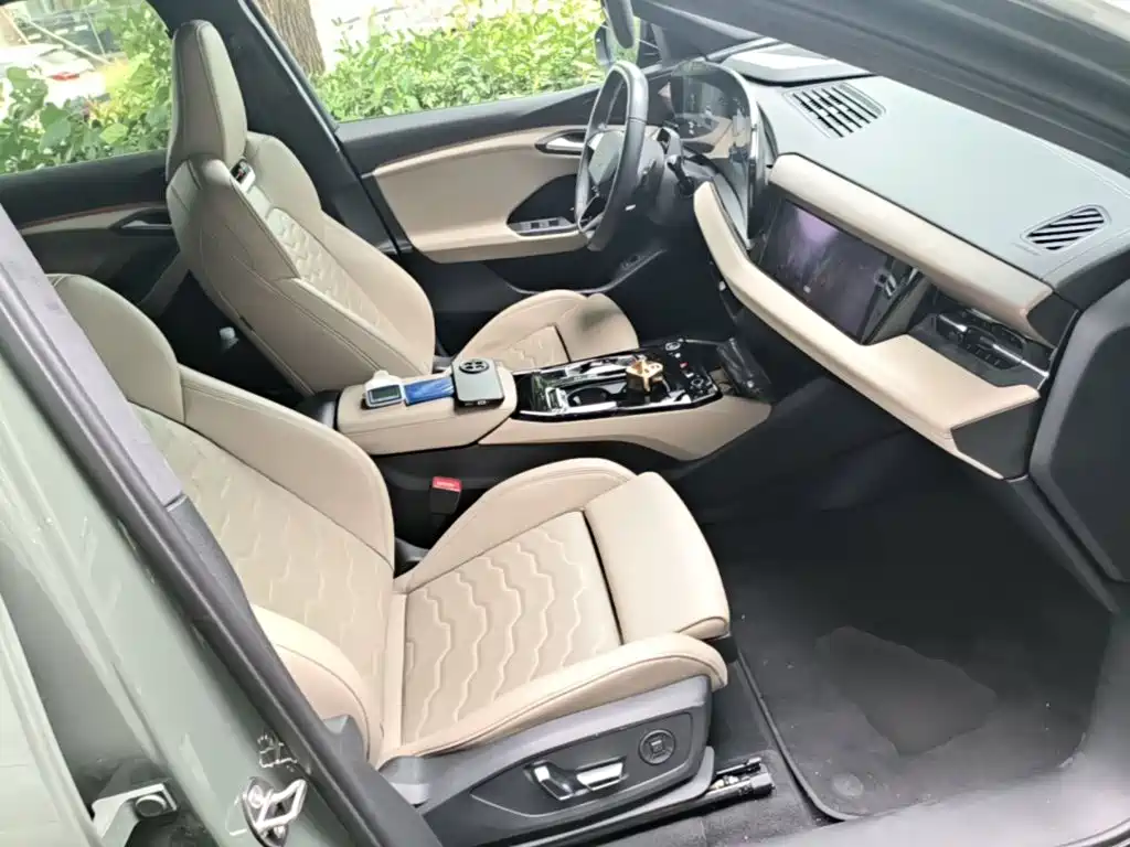 Audi Q6L e-tron — фото 25