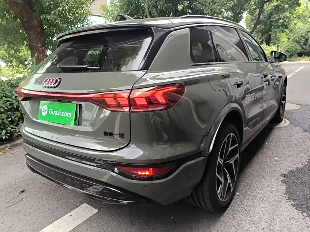 Audi Q6L e-tron — фото 8