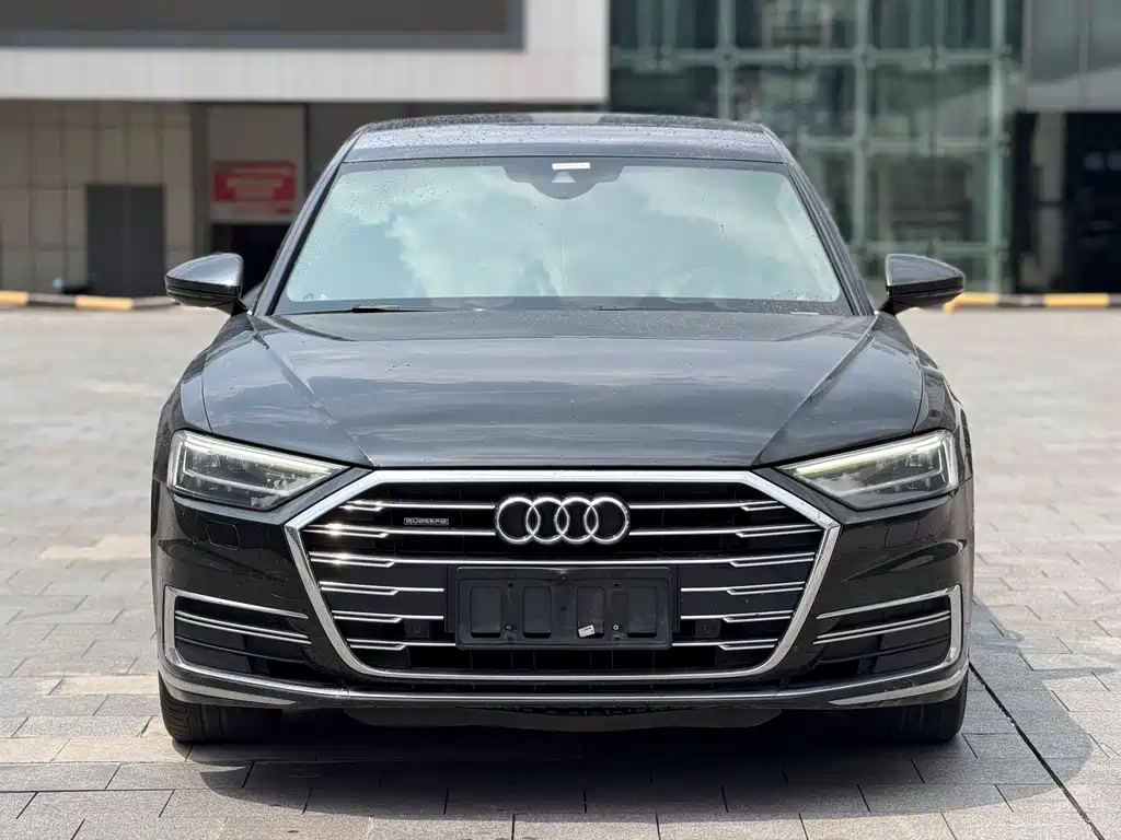 Audi A8 — фото 3