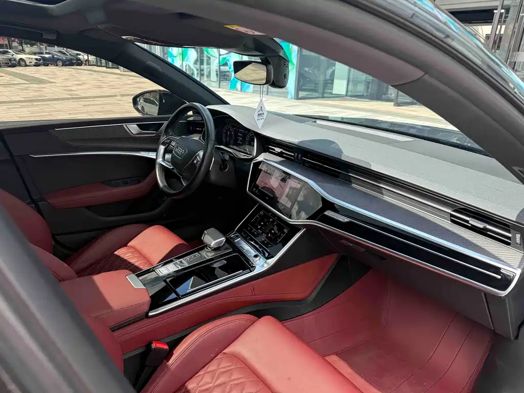 Audi A7L — фото 19