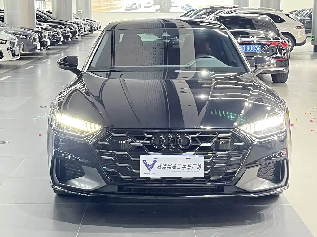 Audi A7L — фото 2