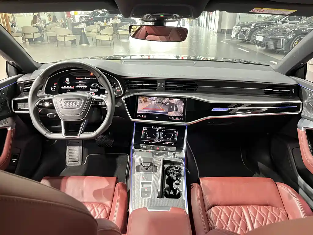 Audi A7L — фото 5