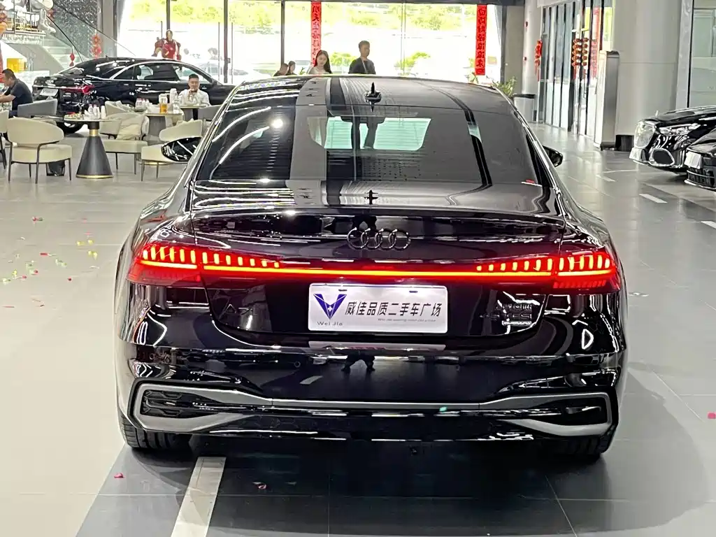 Audi A7L — фото 7