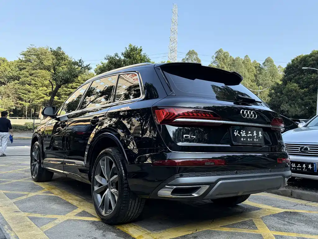 Audi Q7 — фото 3