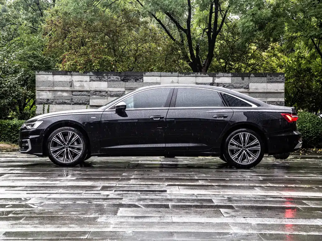 Audi A6L — фото 2