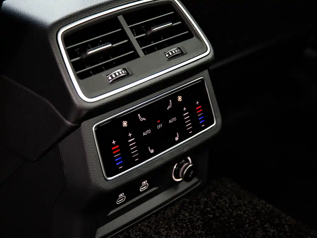 Audi A6L — фото 6