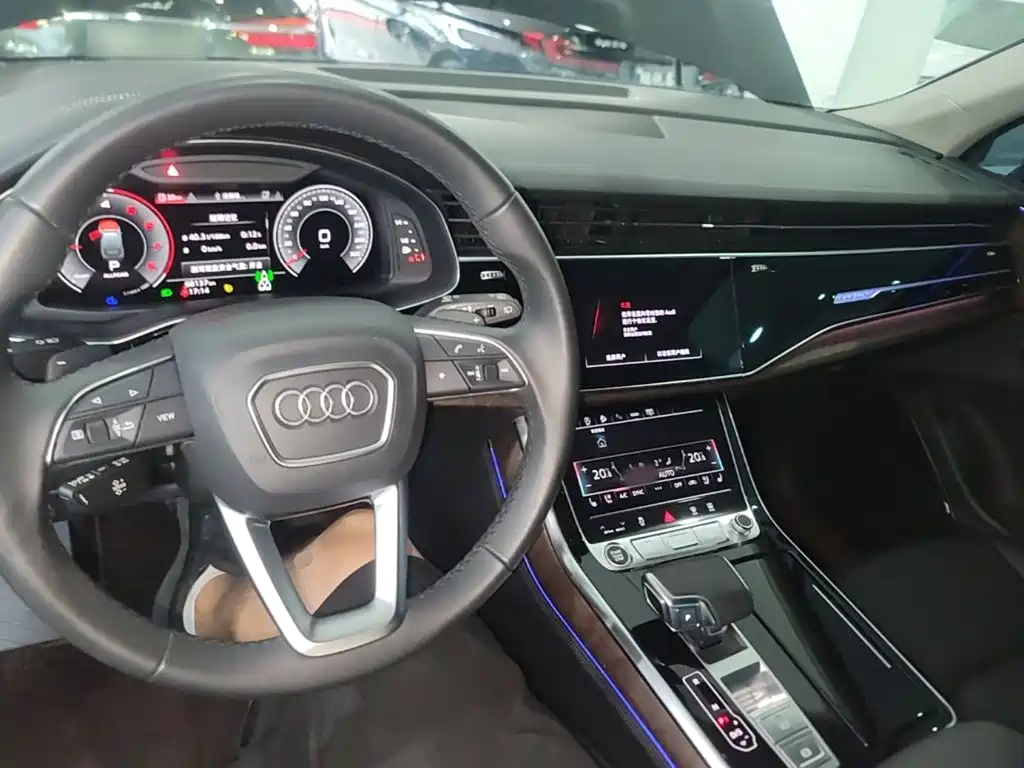 Audi Q7 — фото 10