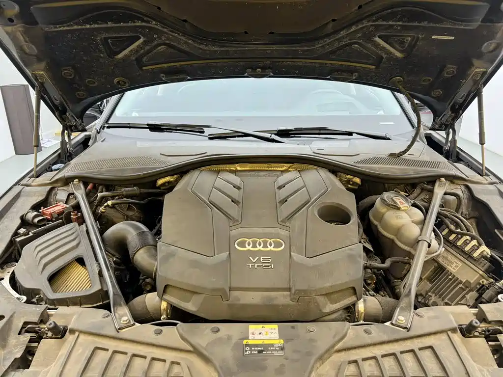Audi A8 — фото 11