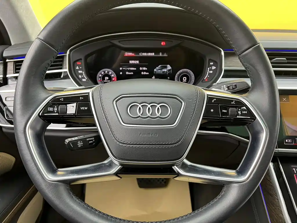 Audi A8 — фото 16