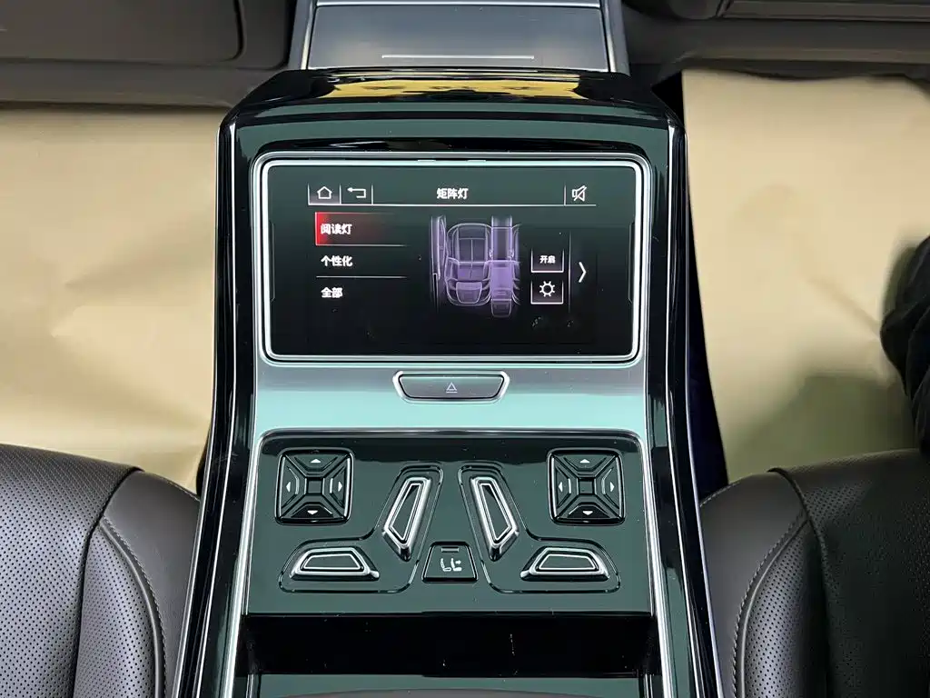Audi A8 — фото 33