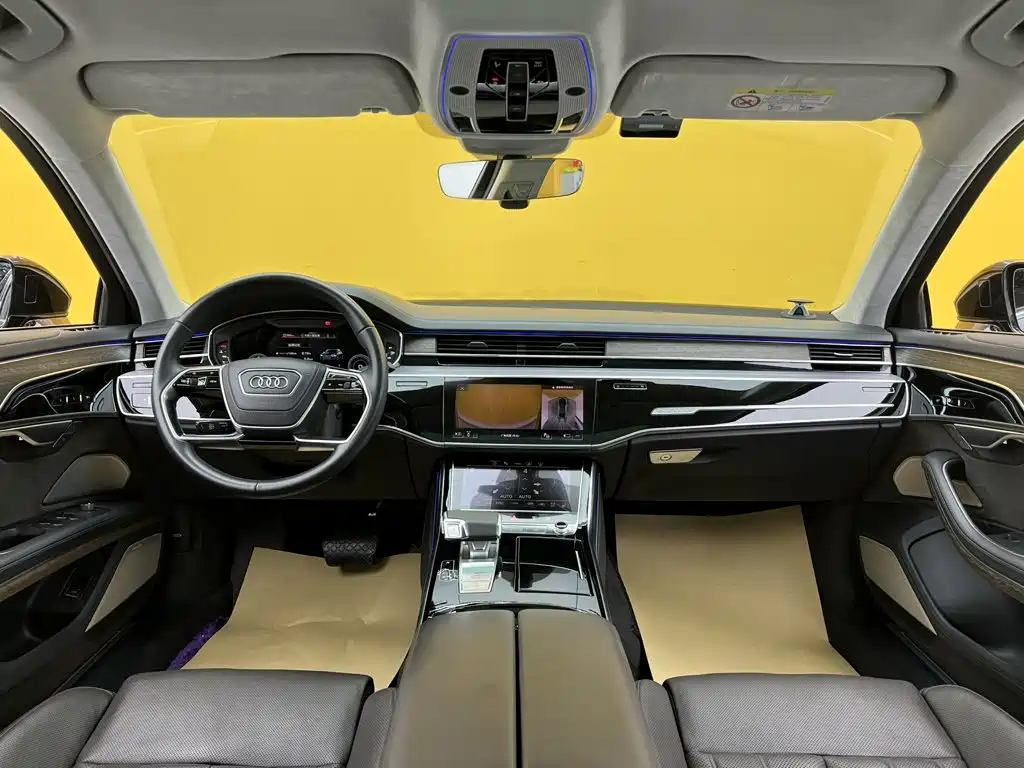 Audi A8 — фото 42