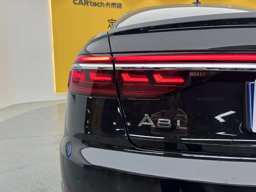 Audi A8 — фото 9