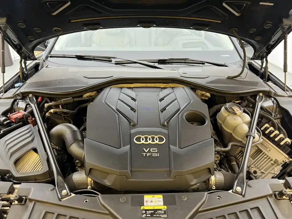 Audi A8 — фото 11