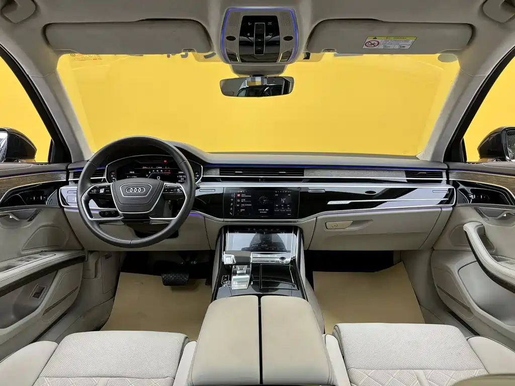 Audi A8 — фото 16