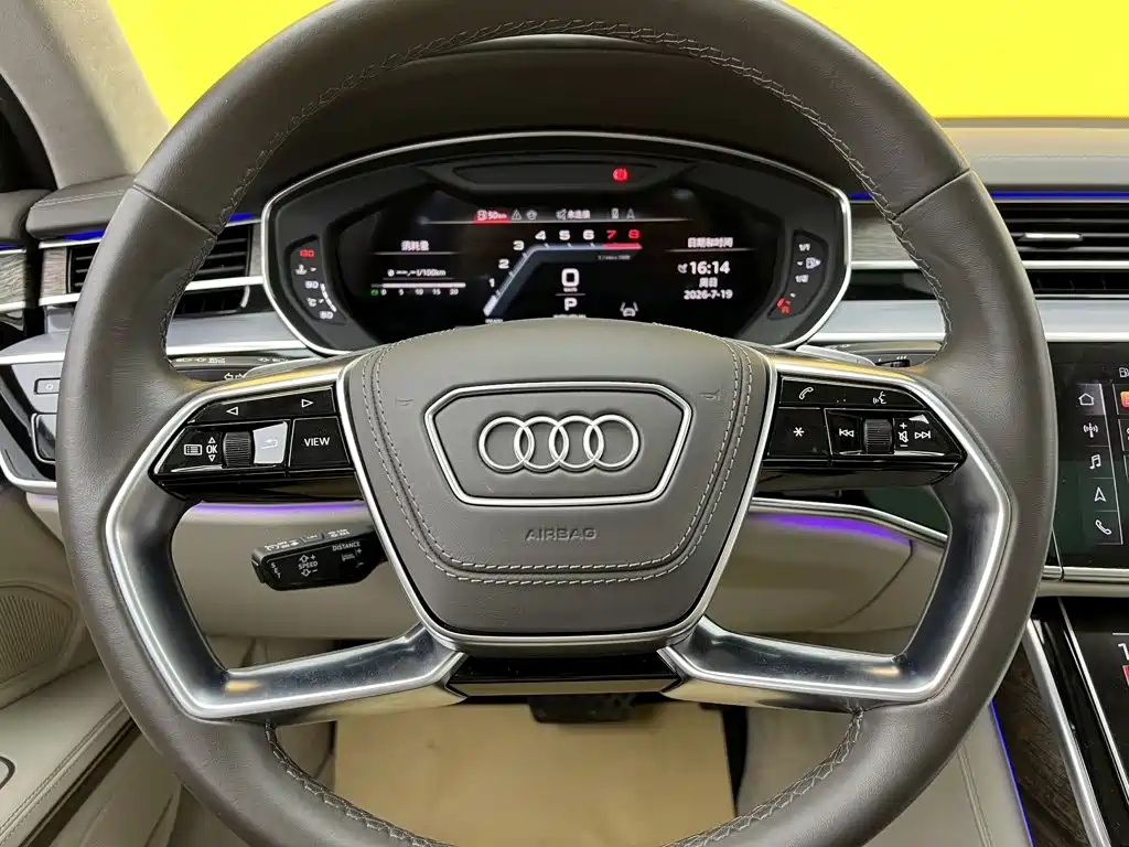 Audi A8 — фото 17