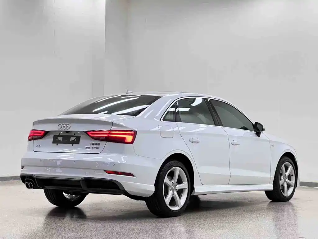 Audi A3 — фото 28