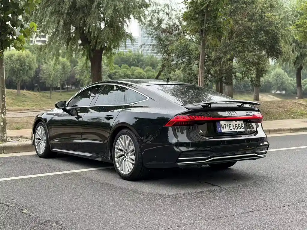 Audi A7 — фото 9