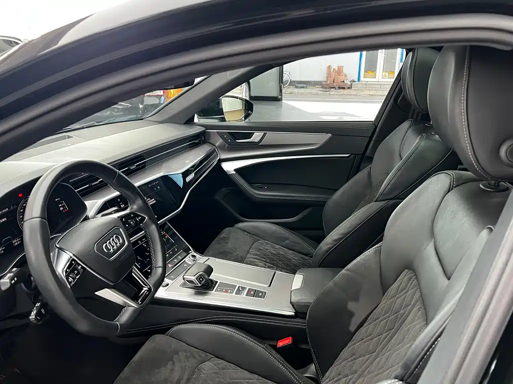 Audi A6L — фото 16