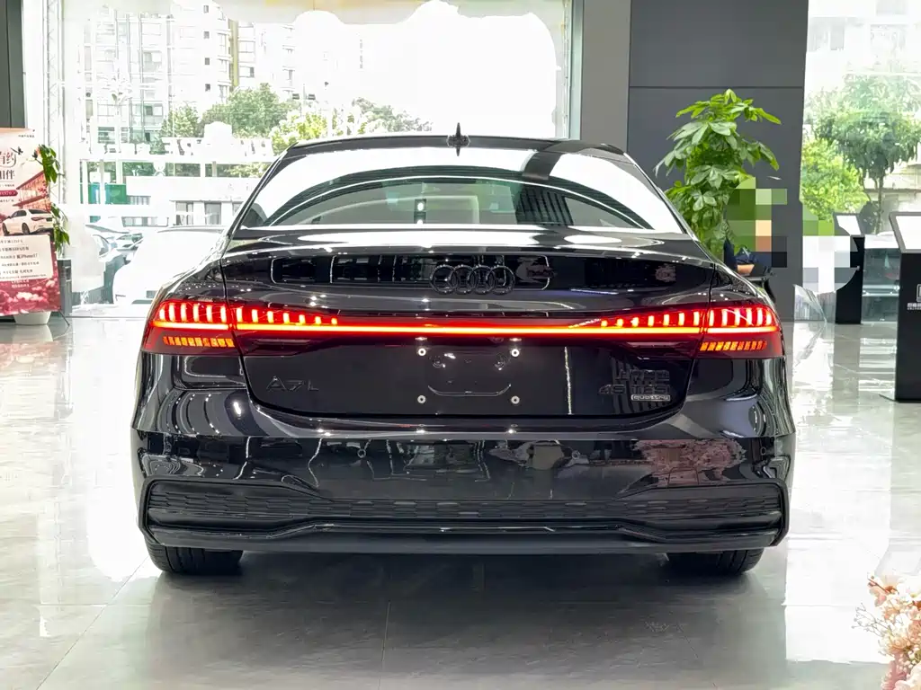 Audi A7L — фото 9