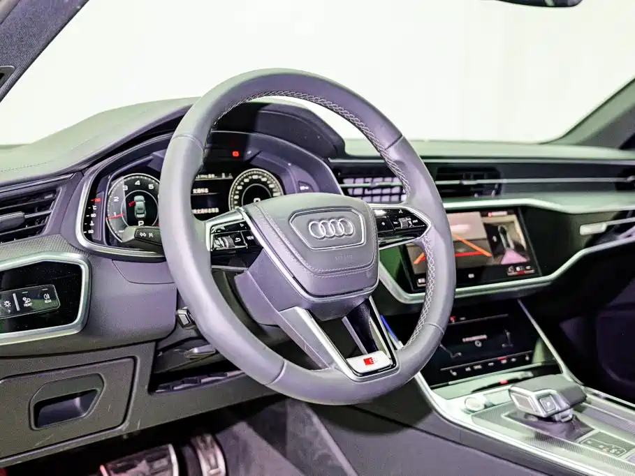 Audi A6L — фото 7
