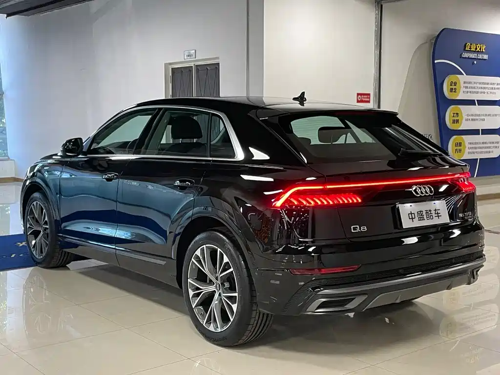 Audi Q8 — фото 24