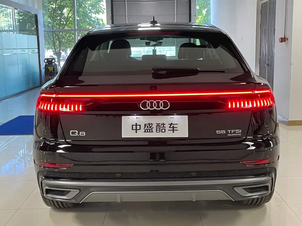Audi Q8 — фото 25