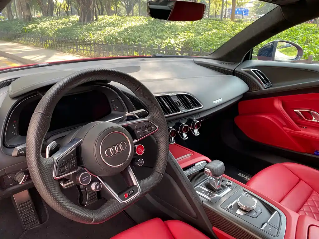 Audi R8 — фото 5