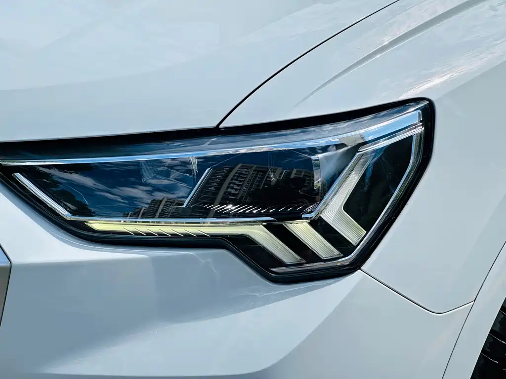 Audi Q3 — фото 3