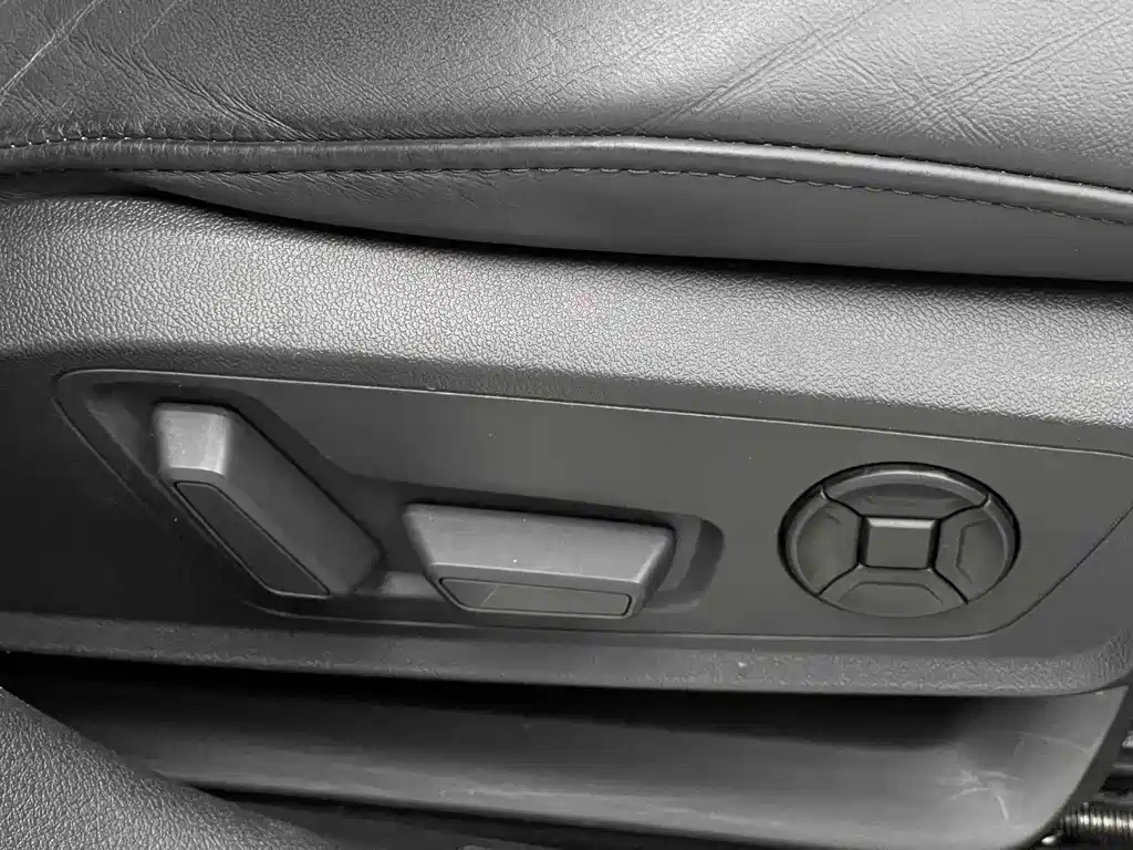 Audi A6L — фото 24