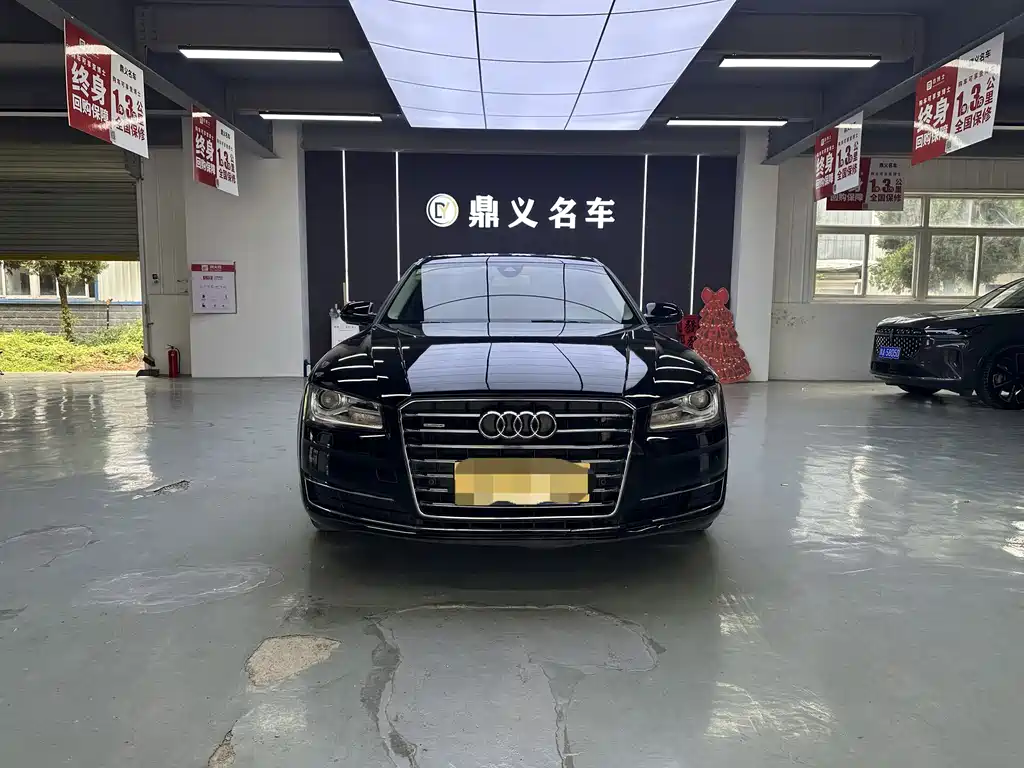 Audi A8 — фото 2