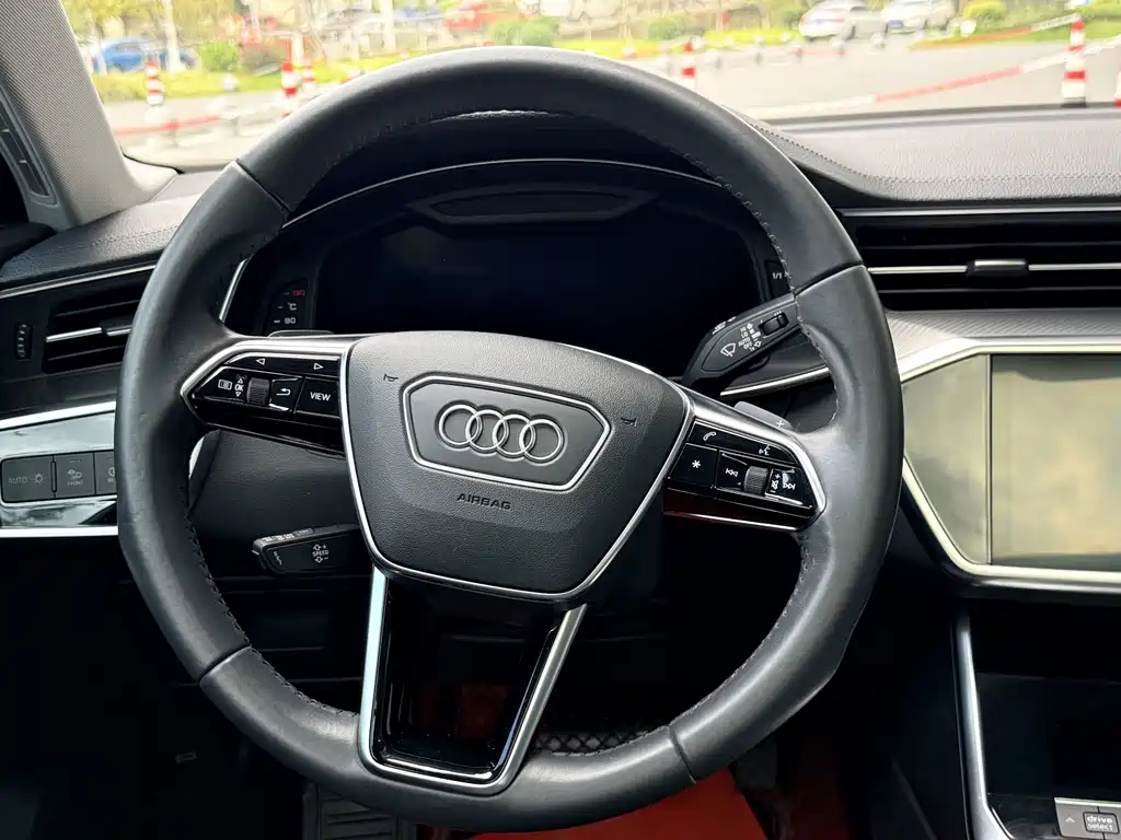 Audi A6L — фото 15