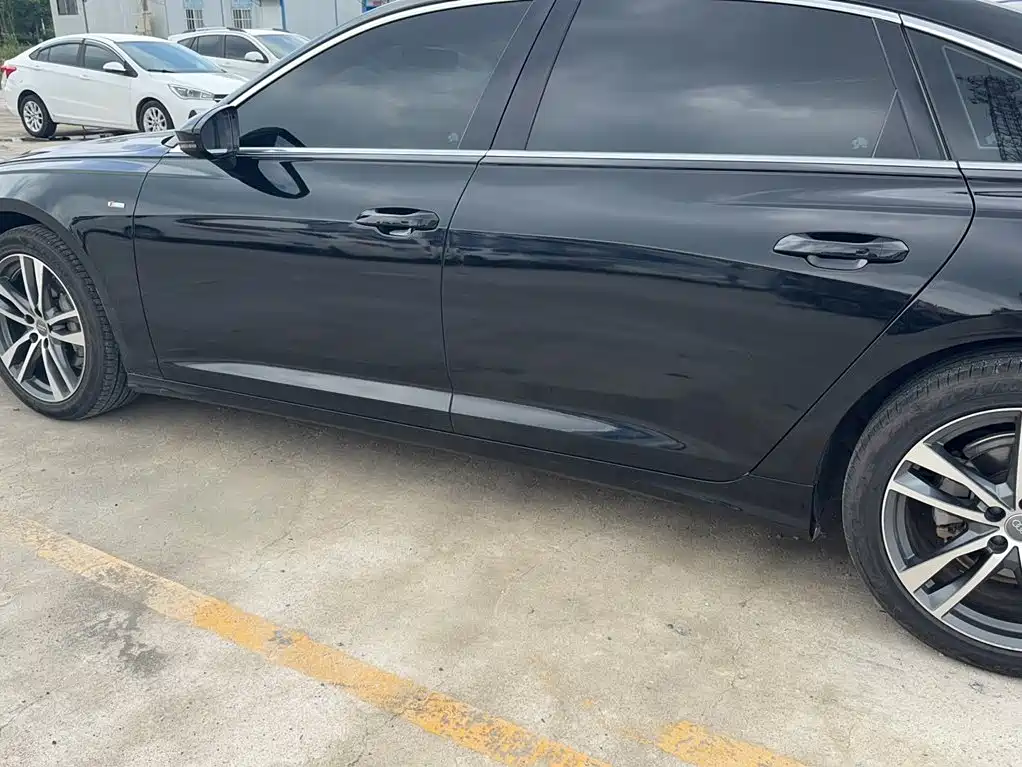 Audi A6L — фото 14