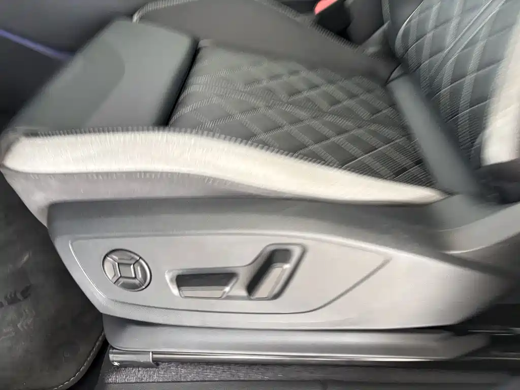 Audi Q3 Sportback — фото 13
