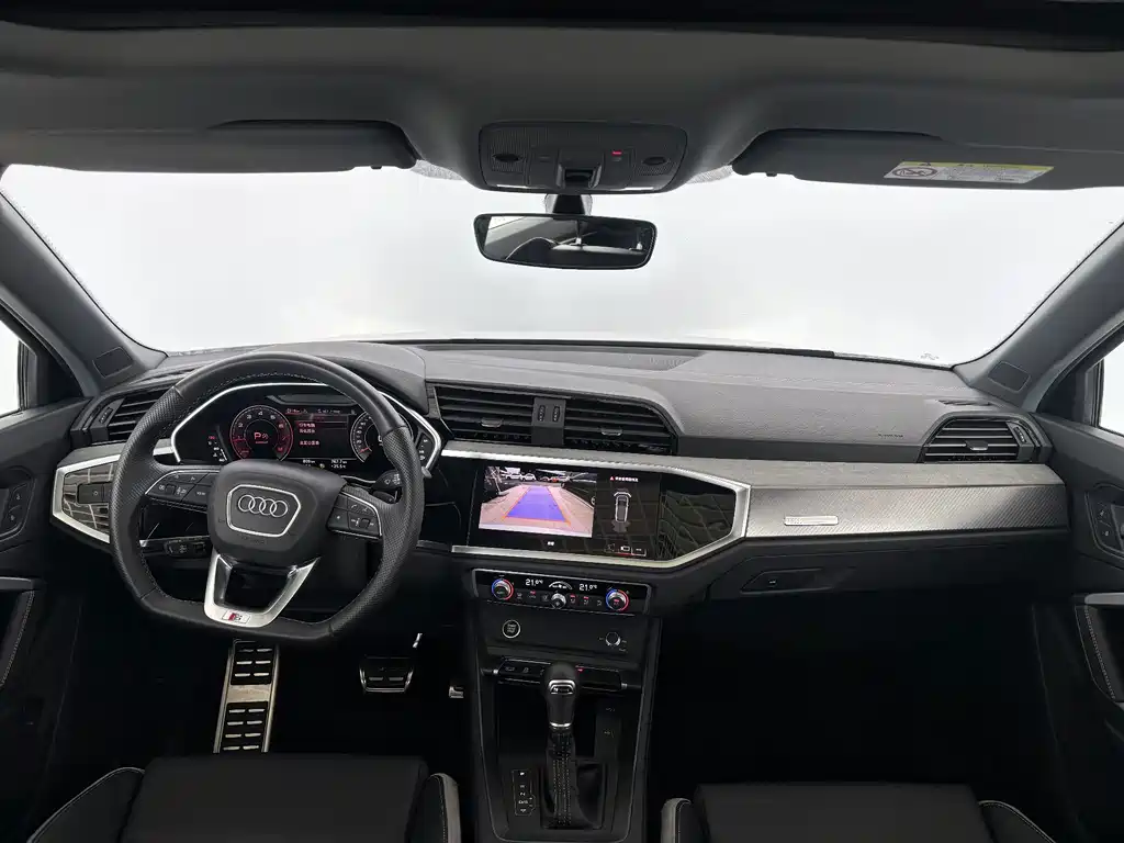 Audi Q3 Sportback — фото 14