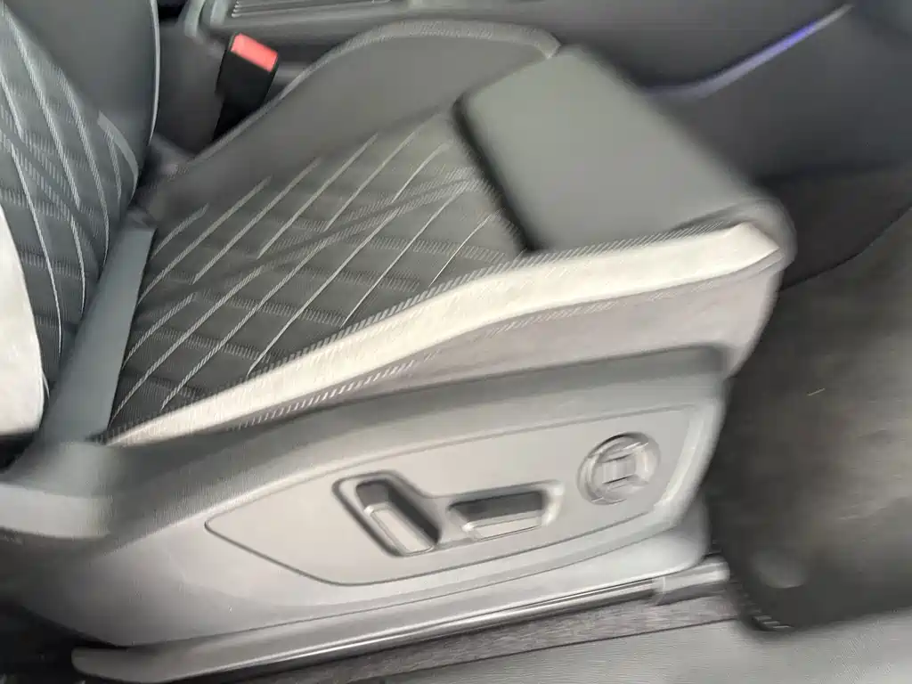 Audi Q3 Sportback — фото 25