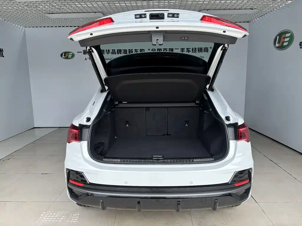 Audi Q3 Sportback — фото 26