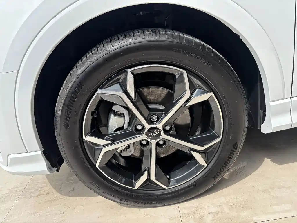 Audi Q3 Sportback — фото 30