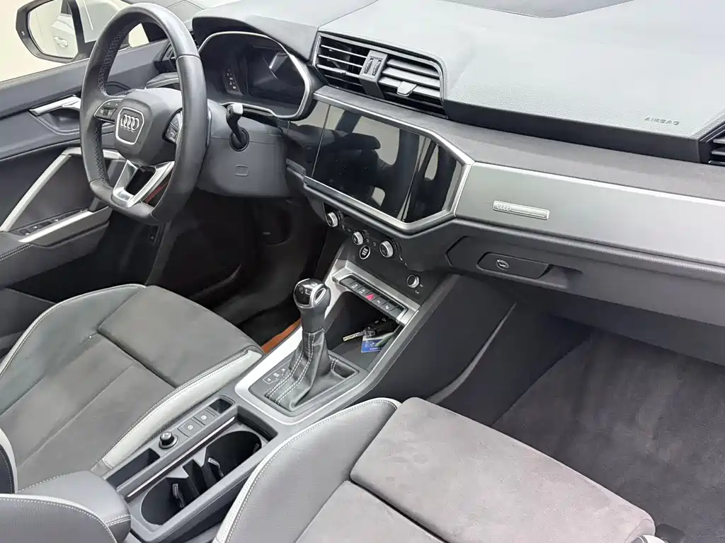 Audi Q3 — фото 20