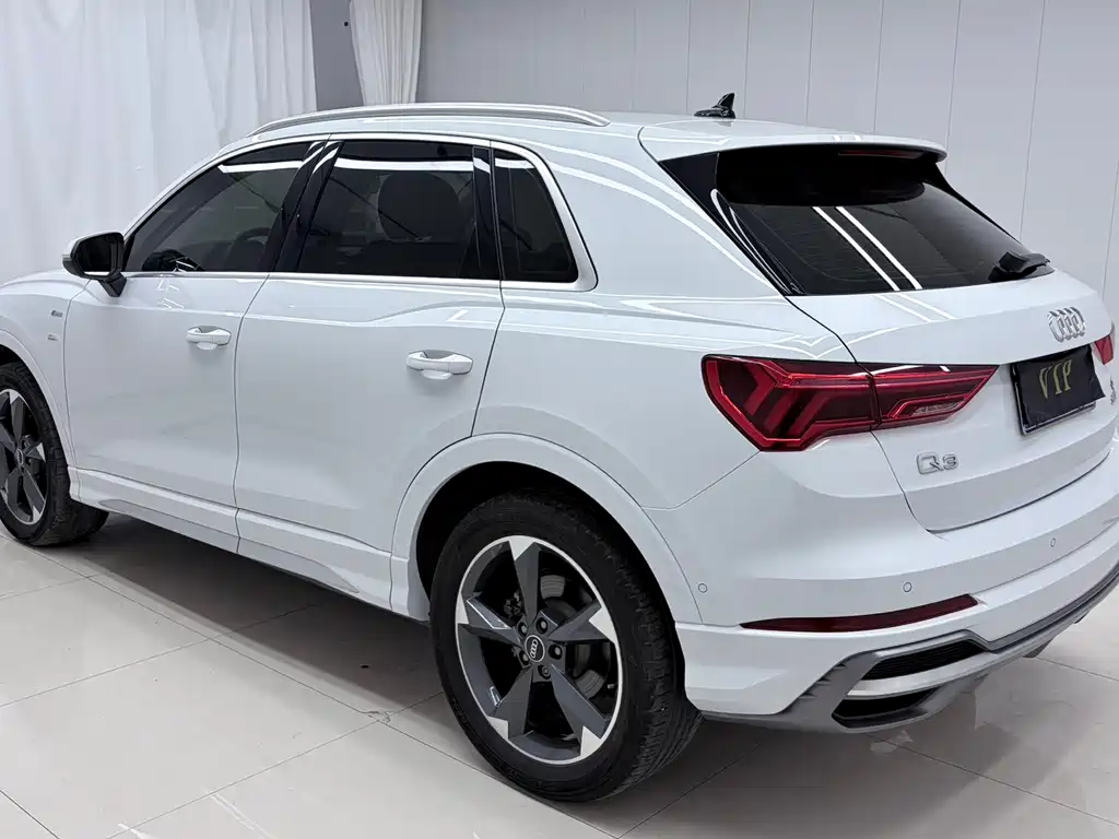 Audi Q3 — фото 6