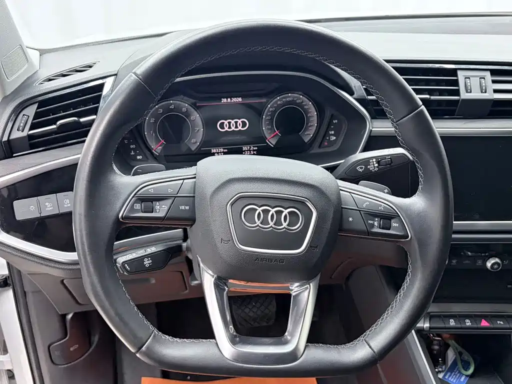 Audi Q3 — фото 10