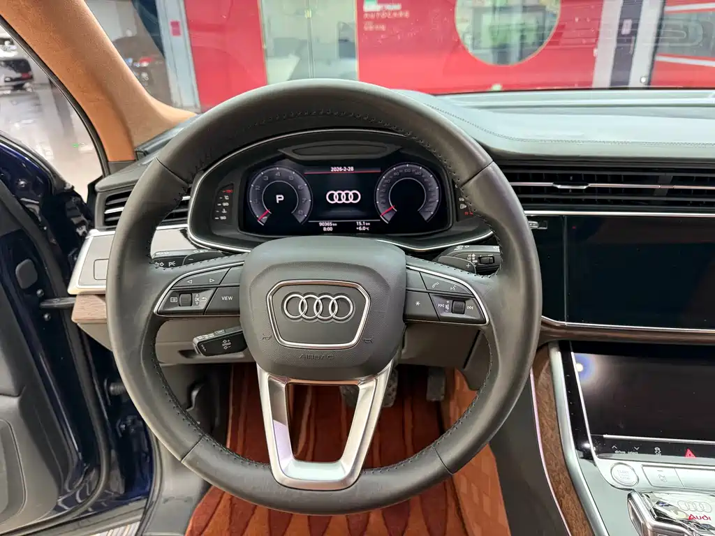 Audi Q7 — фото 11